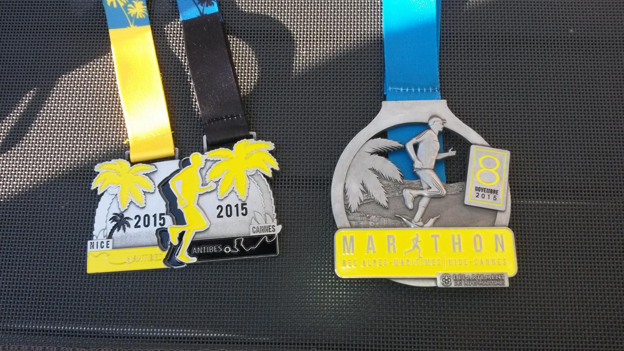les médailles du marathon et du relais 2x21 km