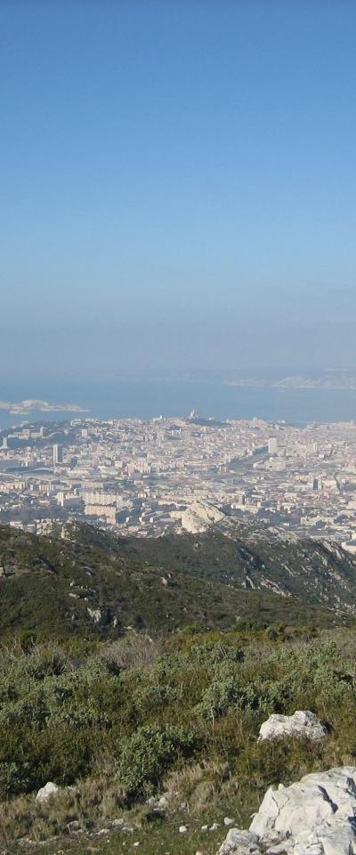 vue de marseille depuis mt st cyr