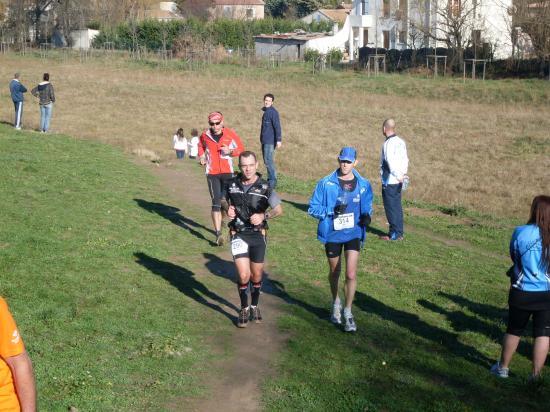 Laurent S (en noir) avec Loic à La Boucle Gardannaise 2011